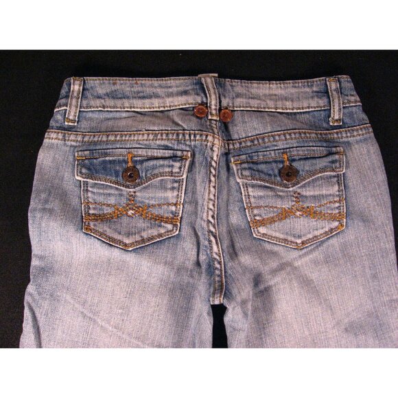 MUDD Juniors Capri Jeans TAG: 3 Blue DISTRESSED Patchwork Low Rise - Picture 4 of 9